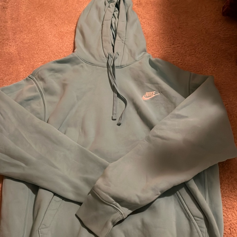 women’s nike hoodie size medium